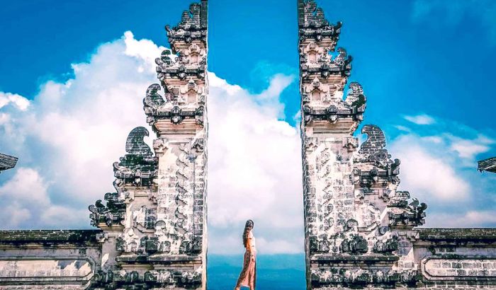 Đền Lempuyang là điểm đến quen thuộc của tín đồ du lịch Bali tự túc