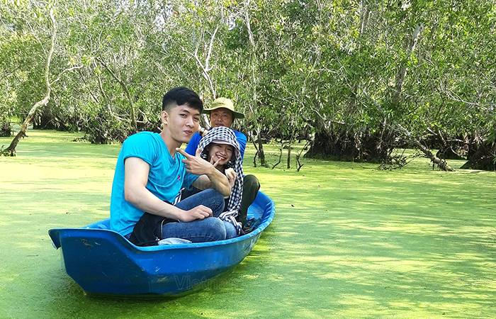 Trải nghiệm đi xuồng xuyên rừng tại vườn quốc gia U Minh Hạ | Kinh nghiệm du lịch Cà Mau