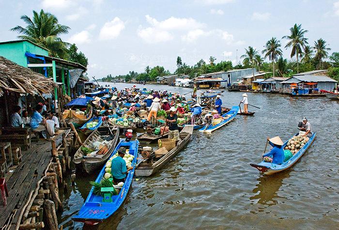Trải nghiệm mua sắm trên sông tại chợ nổi Rạch Giá | Kinh nghiệm du lịch Kiên Giang