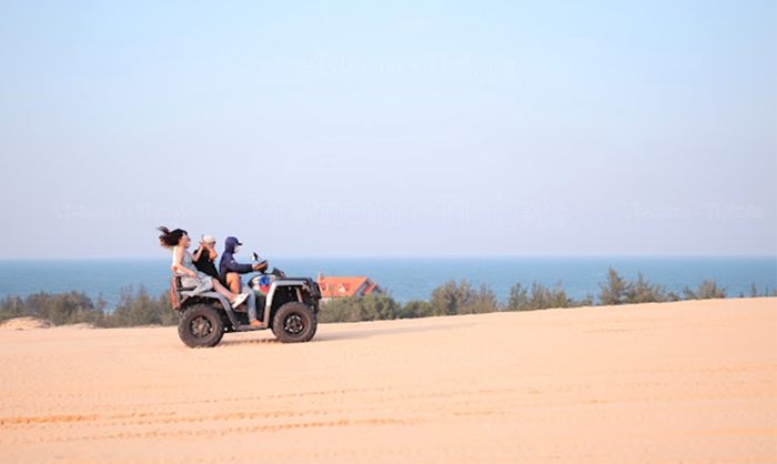 Trải nghiệm đi xe địa hình tại cồn cát Quang Phú | Kinh nghiệm du lịch Quảng Bình