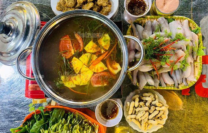 Thưởng thức lẩu cá khoai trứ danh tại Đồng Hới | Kinh nghiệm du lịch Quảng Bình