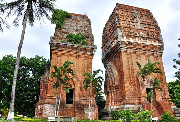 Tháp đôi - công trình kiến trúc cổ điển theo phong cách Champa | Kinh nghiệm du lịch Quy Nhơn