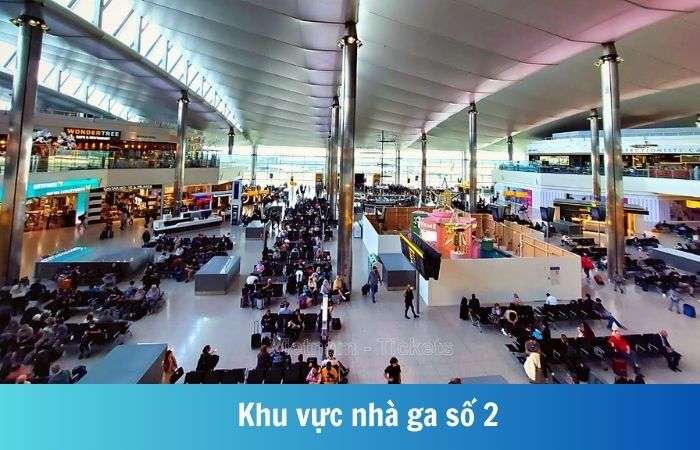 Nhà ga số 2 cung cấp đa dạng quầy dịch vụ và chỗ ngồi cho hành khách