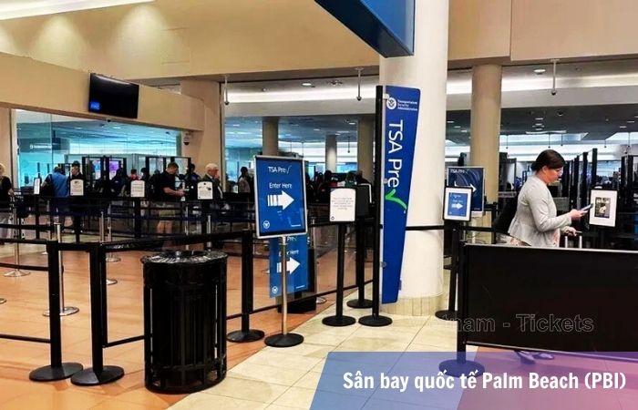 Khu vực check - in tại nhà ga số 2 ở sân bay Palm Beach (PBI)