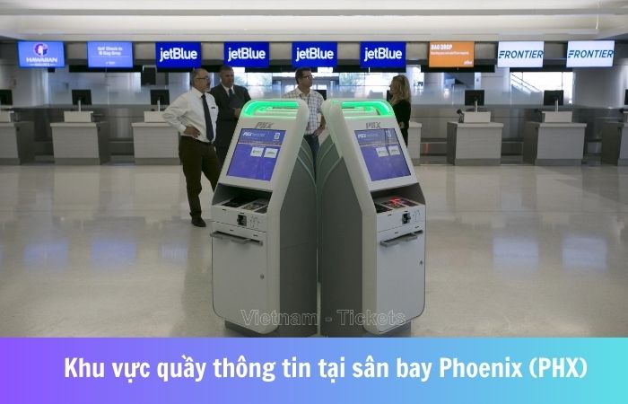 Quầy thông tin và cổng lên máy bay tại sân bay Phoenix