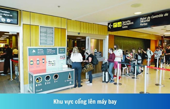 Sân bay quốc tế Victoria - Khu vực cổng lên máy bay