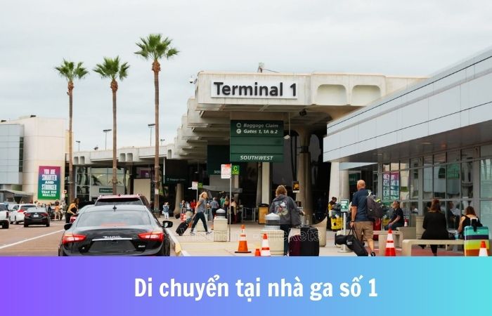 Di chuyển tại khu vực nhà ga hành khách số 1 - sân bay San Diego