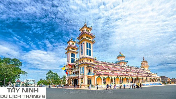 Check-in sống ảo tại tòa thánh Tây Ninh | Tháng 6 nên đi du lịch ở đâu?