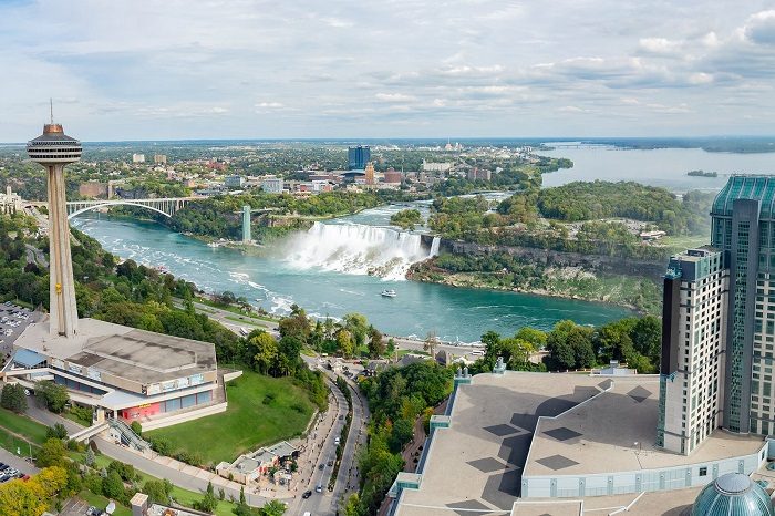 Niagara Falls thu hút hàng triệu lượt khách ghé thăm hằng năm