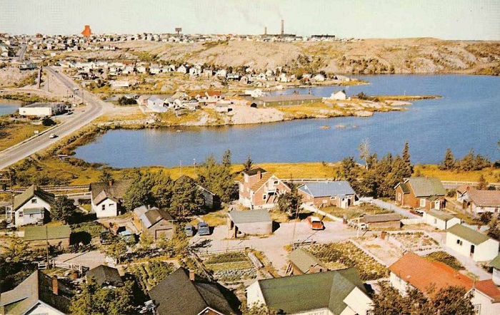 Thành phố Flin Flon thuộc bang Manitoba và Saskatchewan