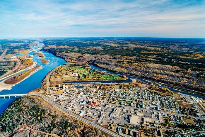 Thành phố Fort McMurray nằm ở phía Bắc tỉnh bang Alberta, Canada
