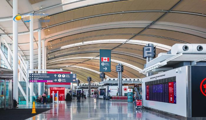 Không gian hiện đại và tiện lợi của sân bay quốc tế Toronto Pearson (YYZ)