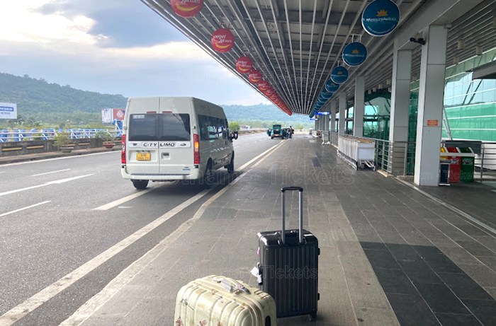 Khu vực đón phương tiện tại sân bay quốc tế Phú Quốc | Vé máy bay Đà Nẵng Phú Quốc