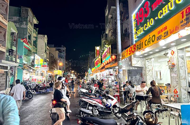 Đến thưởng thức tô sủi cảo trứ danh tại phố người Hoa - Hà Tôn Quyền | Vé máy bay Đà Nẵng Sài Gòn giá rẻ