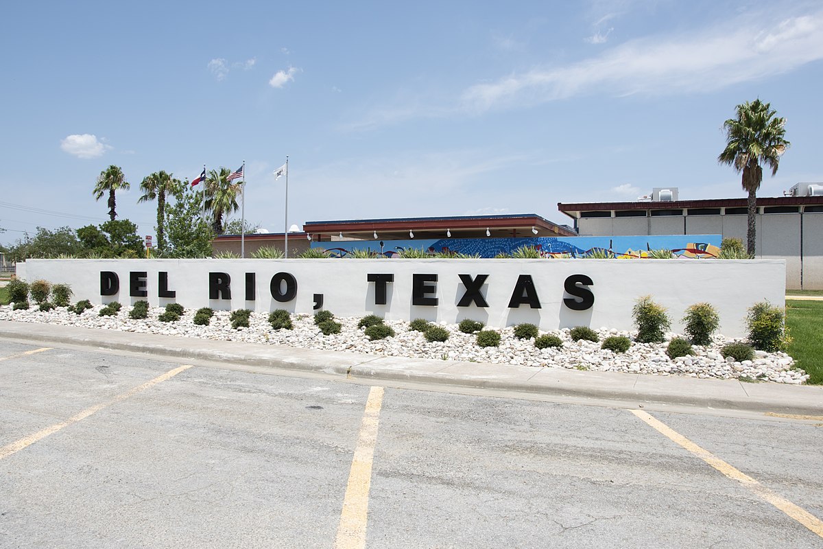 Del Rio được xem là “ốc đảo trên sa mạc” và là báu vật của Texas