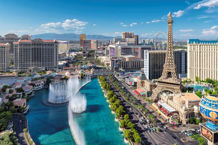 Las Vegas là một thành phố sôi động và rộng lớn thuộc bang Nevada, Mỹ