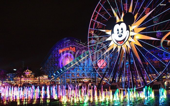 Công viên Disneyland là điểm đến du lịch hàng đầu của California