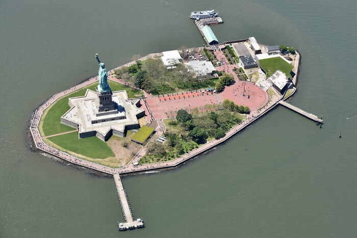 Đảo Ellis là một trong những địa điểm du lịch New York nổi tiếng