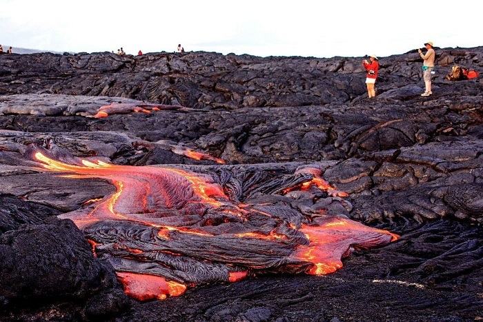 Công viên núi lửa là điểm tham quan nổi tiếng của đảo Hawaii