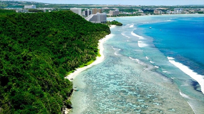 Đảo Guam có khí hậu ôn hòa và dễ chịu quanh năm