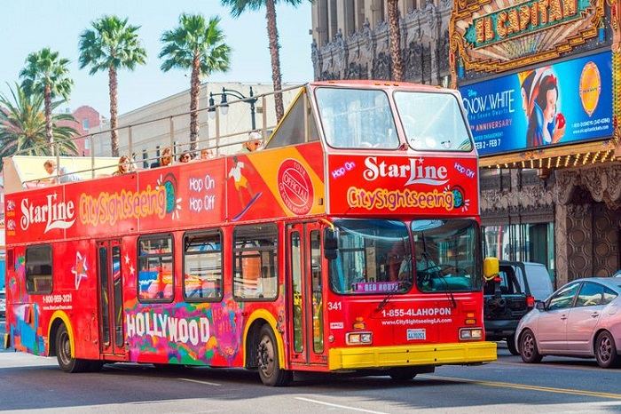 Xe bus là phương tiện di chuyển phổ biến tại Los Angeles