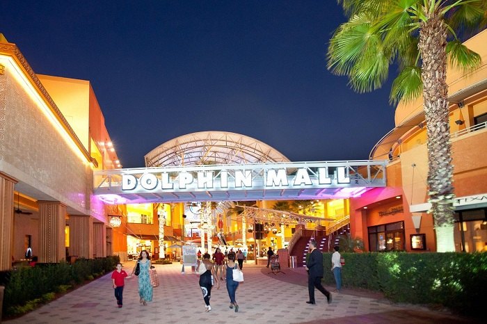 Dolphin Mall là khu trung tâm mua sắm nổi tiếng tại Miami