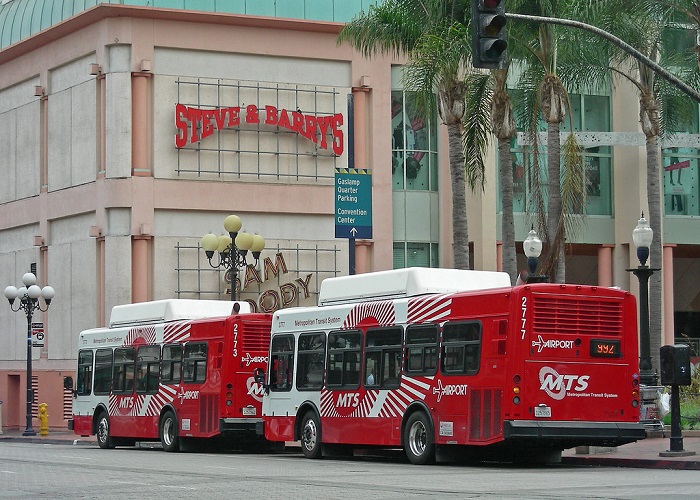 Xe buýt là phương tiện công cộng phổ biến tại thành phố San Diego