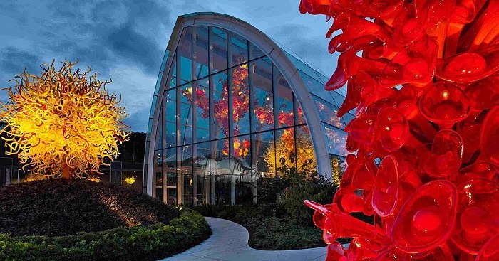Chihuly Garden and Glass là điểm đến hàng đầu tại Seattle