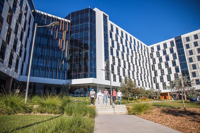University of Canberra là ngôi trường đại học nổi tiếng của thành phố