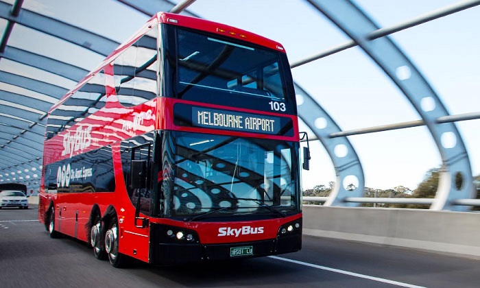 Hành khách có thể di chuyển bằng xe buýt từ sân bay về trung tâm Melbourne