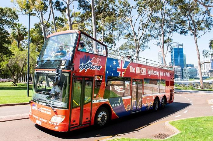 Xe buýt là phương tiện tham quan phổ biến tại thành phố Perth