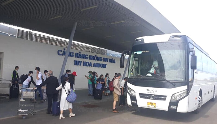 Cổng đón xe bus tại sân bay Tuy Hòa - Phú Yên | Vé máy bay Sài Gòn Phú Yên