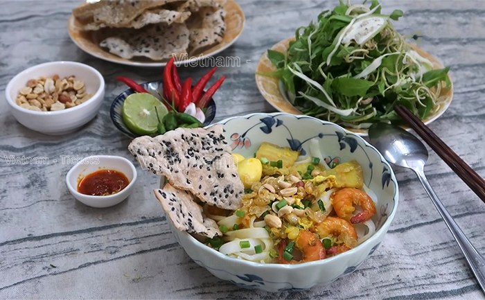 Thưởng thức món mì Quảng - món ăn dân dã đặc trưng của Xứ Đà | Vé máy bay TpHCM Đà Nẵng