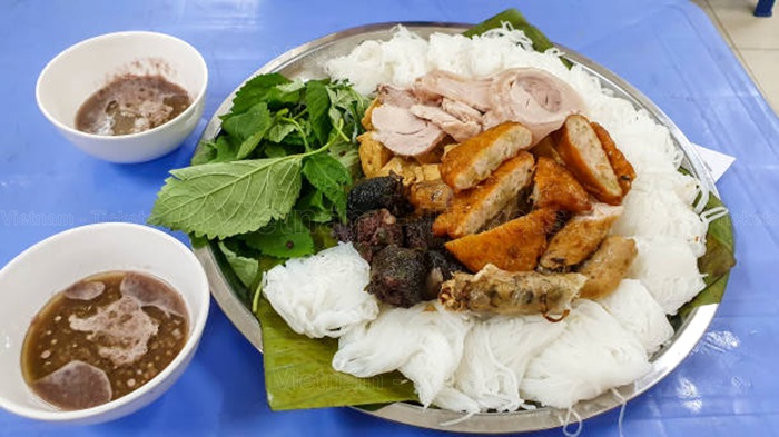 Thưởng thức món Bún Đậu Mắm Tôm tại Hà Nội xem có gì khác với Sài Gòn | Vé máy bay từ TpHCM đi Hà Nội giá rẻ