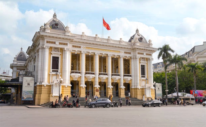 Nhà hát lớn Hà Nội - tuyệt tác kiến trúc nằm giữa lòng Thủ Đô | Vé máy bay từ TpHCM đi Hà Nội giá rẻ