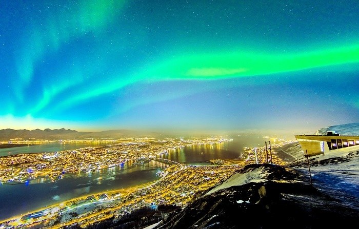 Thành phố Tromso là điểm ngắm cực quang nổi tiếng của Na Uy