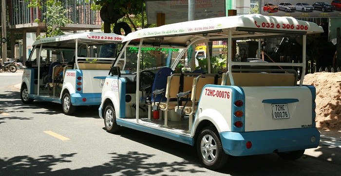 Xe bus điện là phương tiện di chuyển phổ biến từ sân bay về trung tâm Côn Đảo